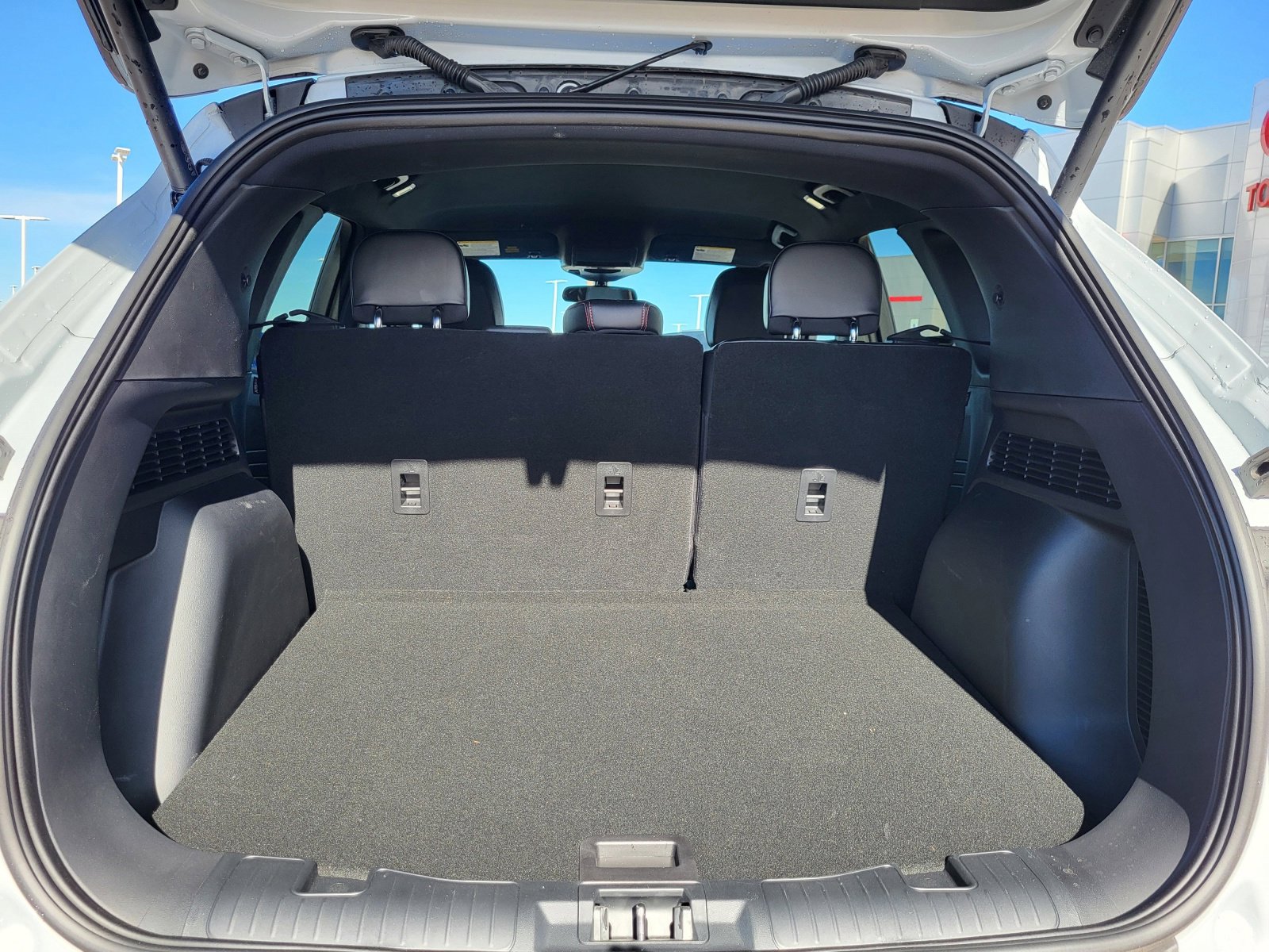 Used 2026 Ford Escape ST-Line w/ Cold Weather Package image 21