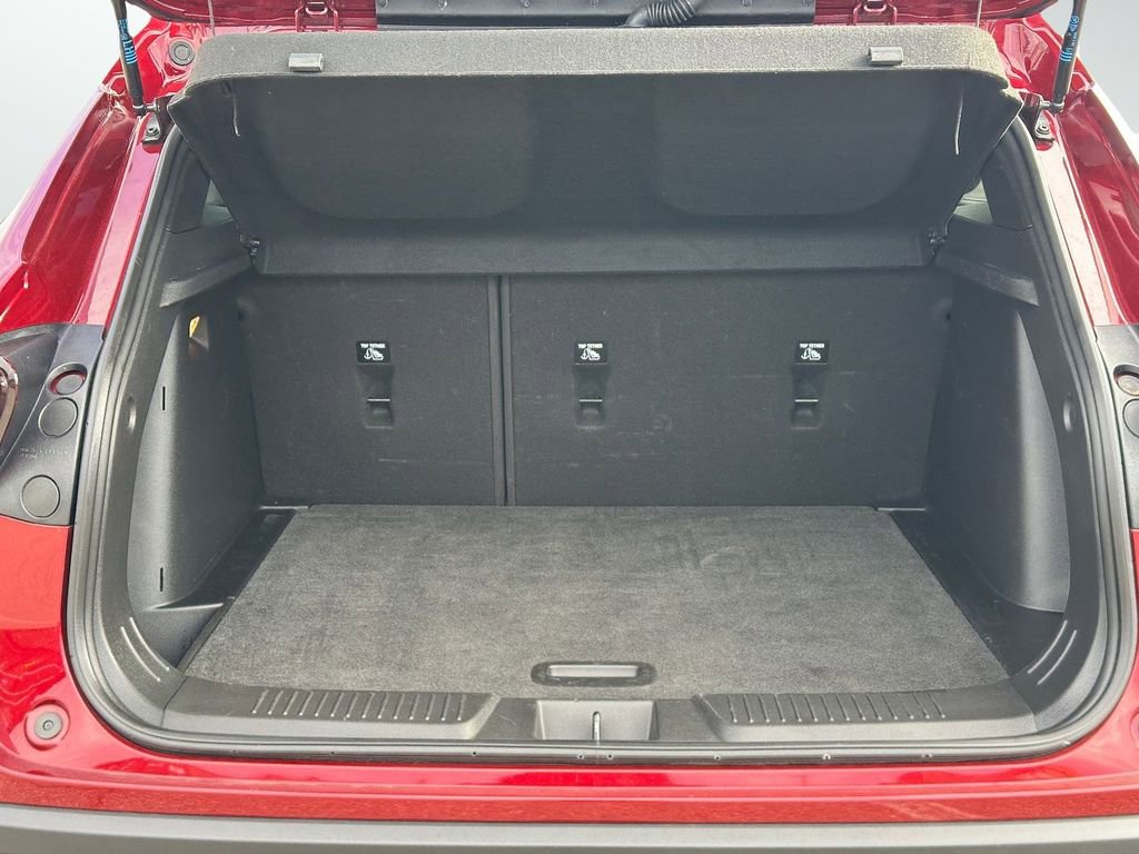 Used 2024 Chevrolet Trax RS image 8