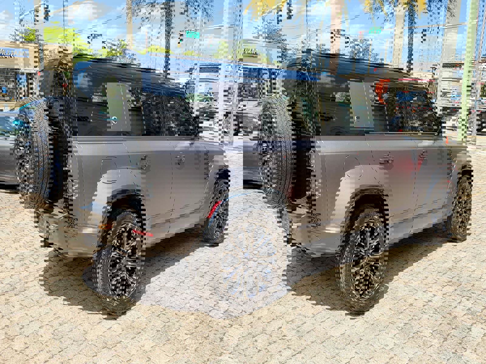 Used 2025 Land Rover Defender 110 AWD/4WD image 54