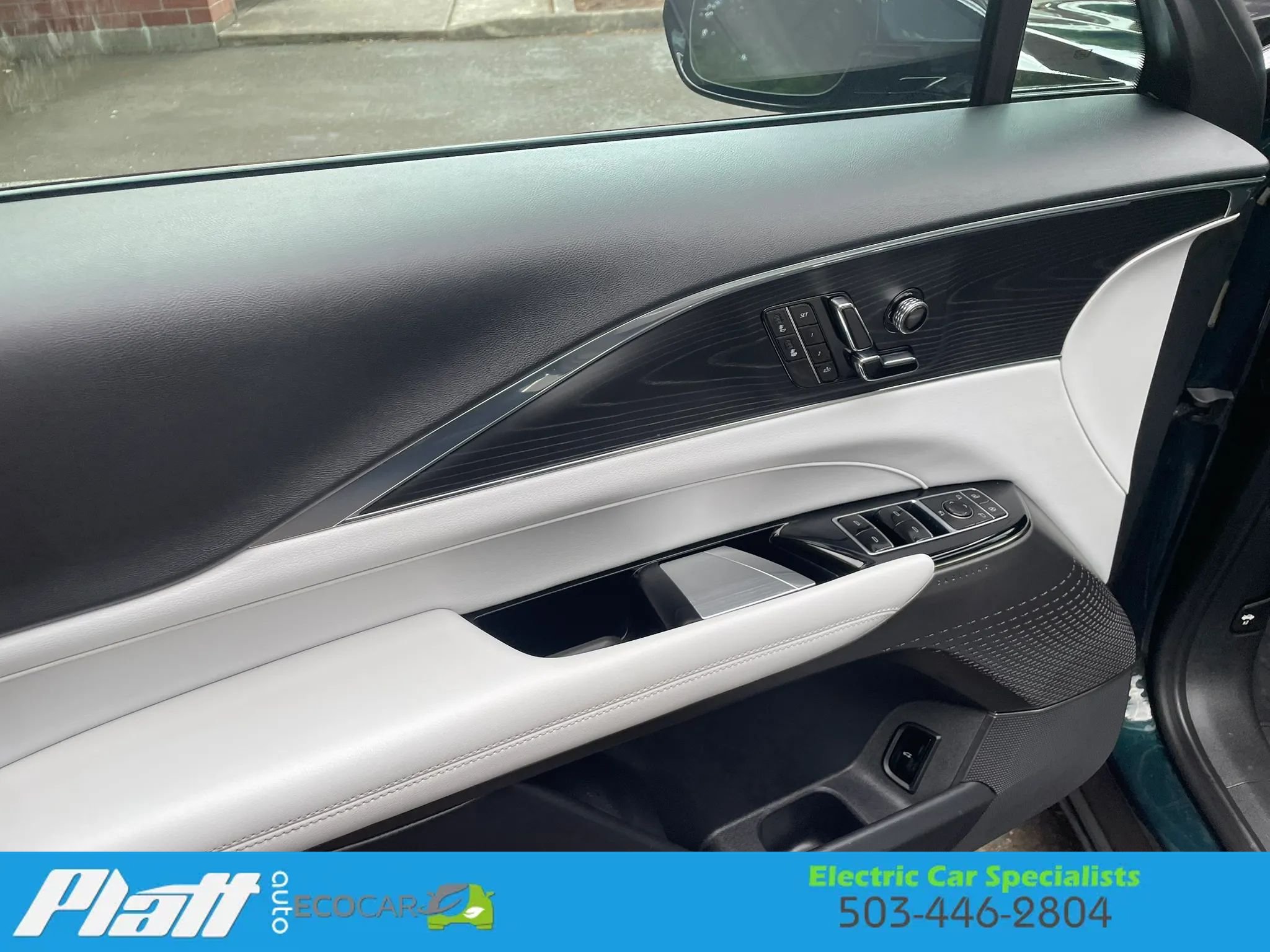 Used 2024 Cadillac Lyriq Luxury AWD/4WD image 20
