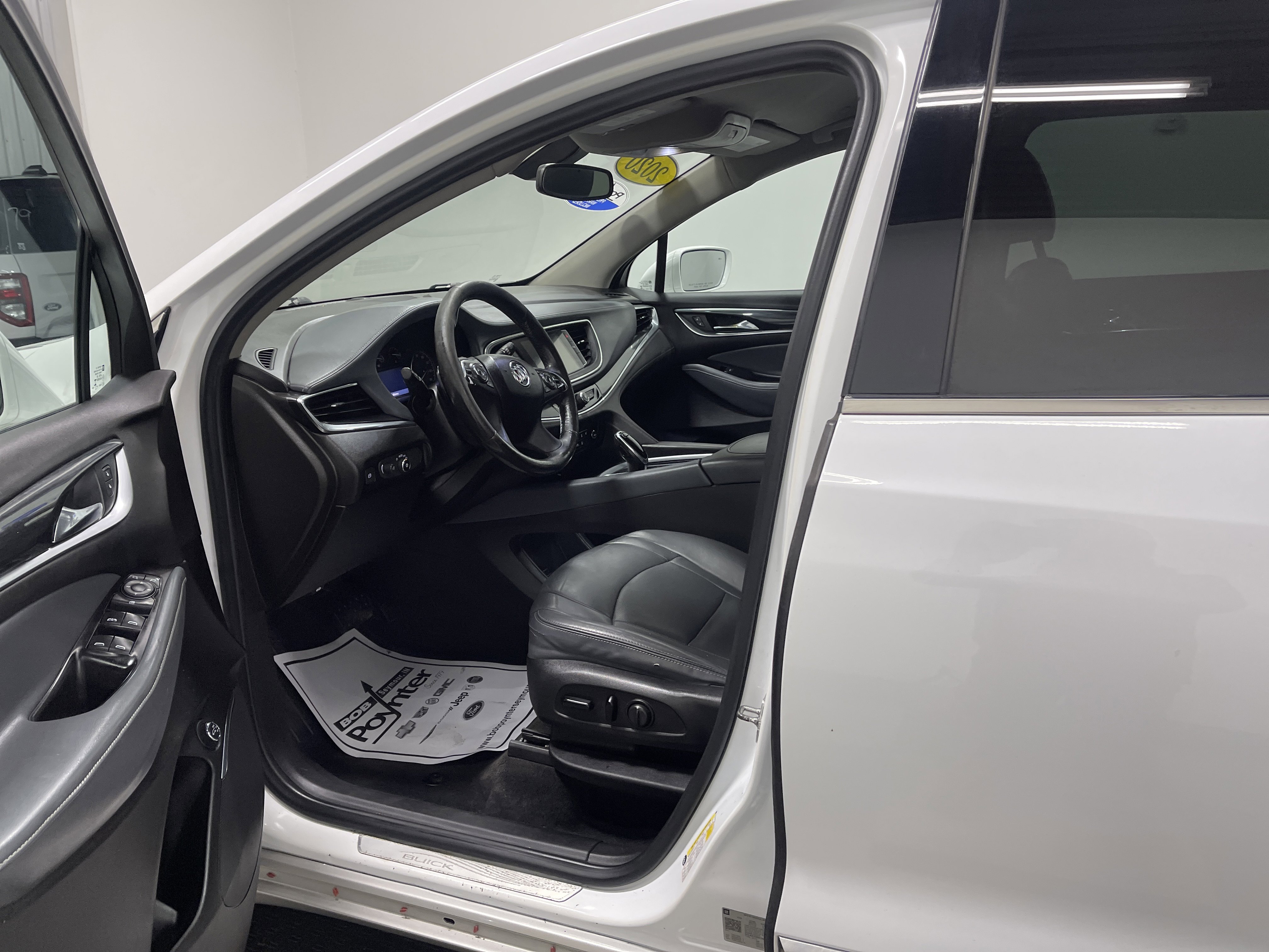Used 2020 Buick Enclave Essence FWD image 9