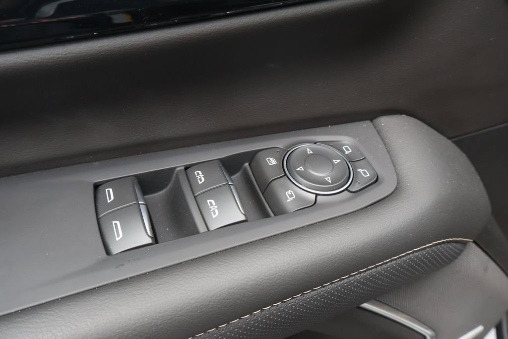 Used 2025 Chevrolet Suburban Premier AWD/4WD image 15