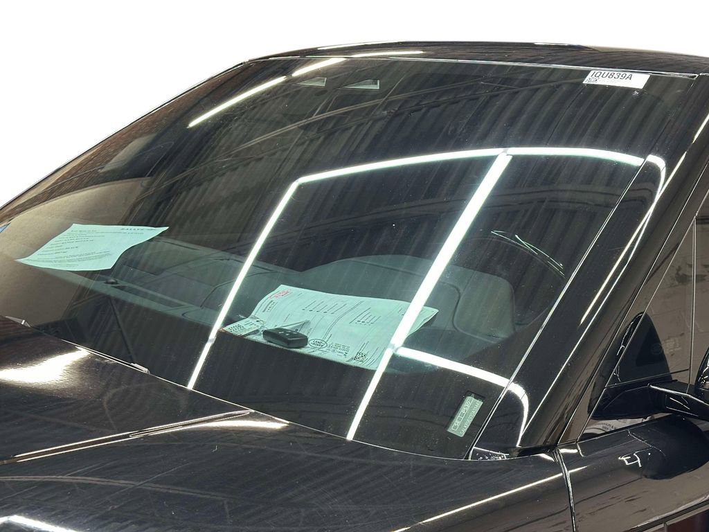 Used 2025 Land Rover Range Rover SE AWD/4WD image 10
