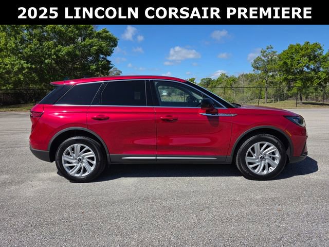 Used 2025 Lincoln Corsair Premiere image 2