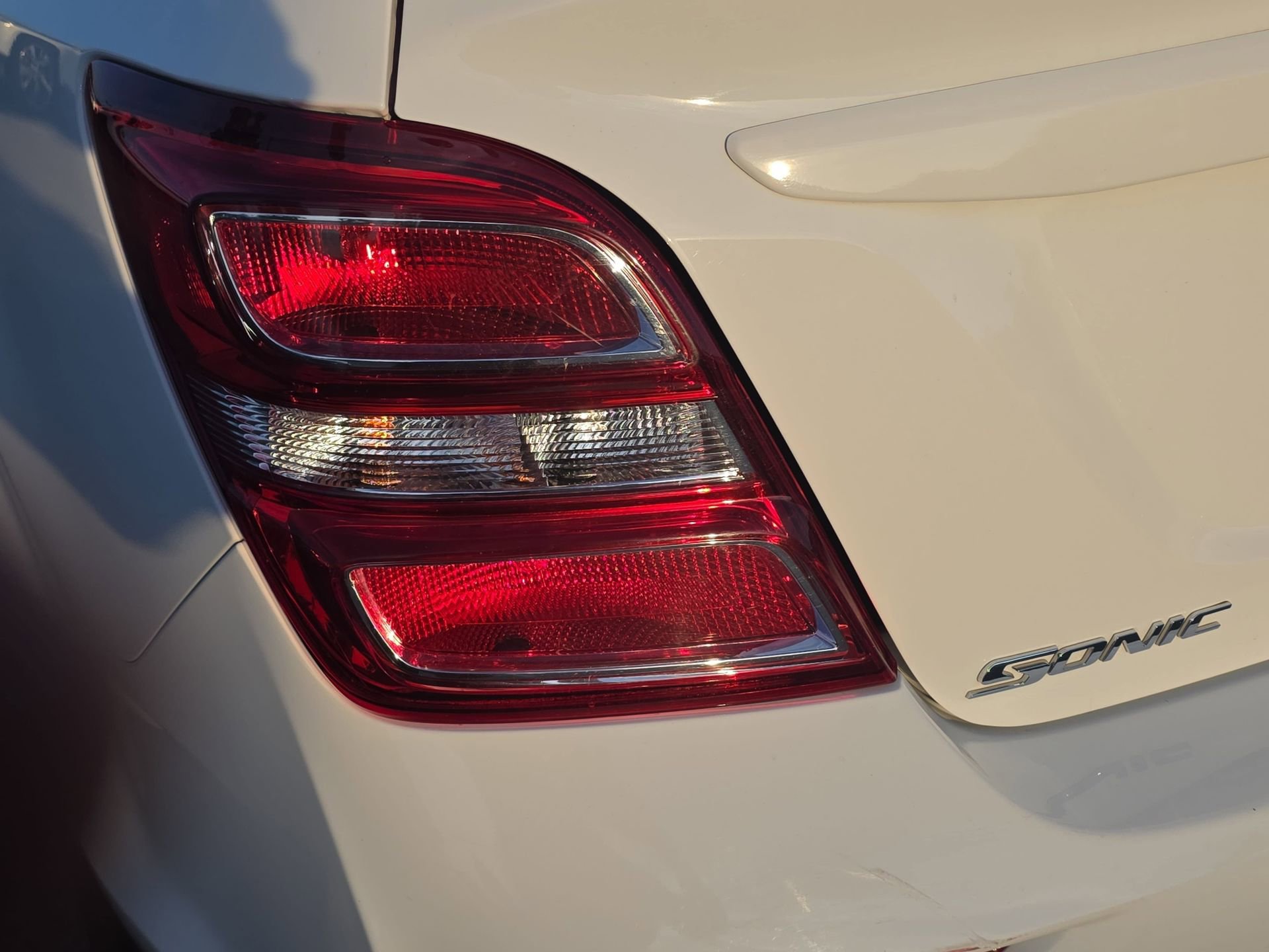 Used 2020 Chevrolet Sonic LT FWD image 31