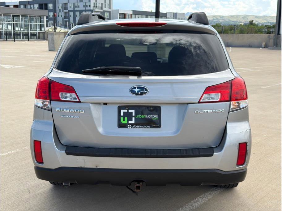 Used 2010 Subaru Outback 2.5i Limited AWD/4WD image 8