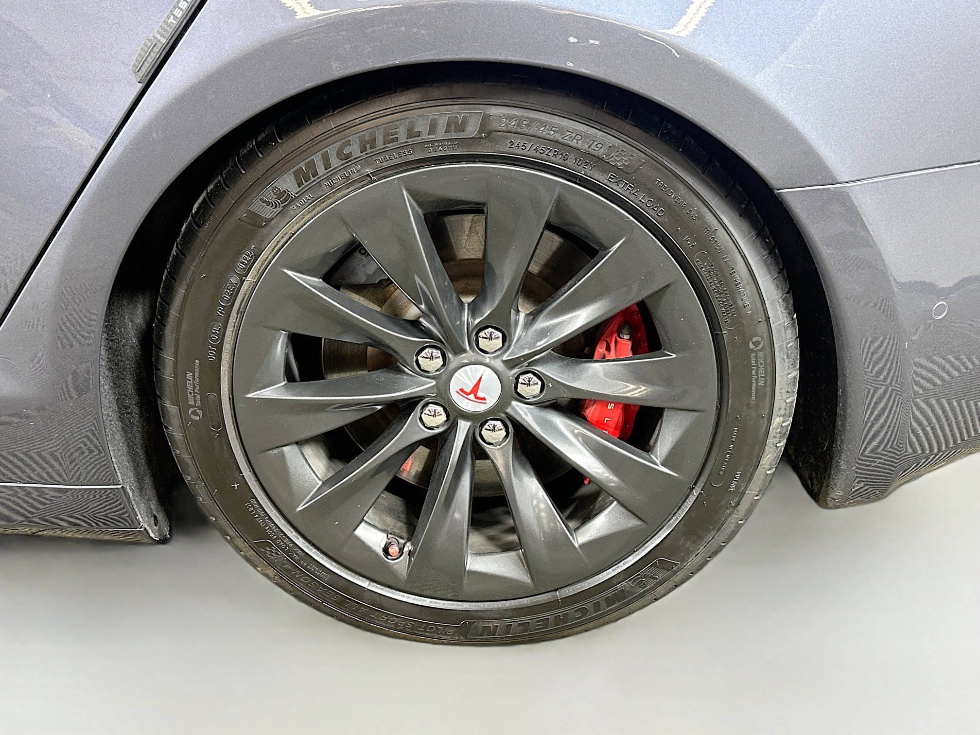 Used 2019 Tesla Model S Performance image 29
