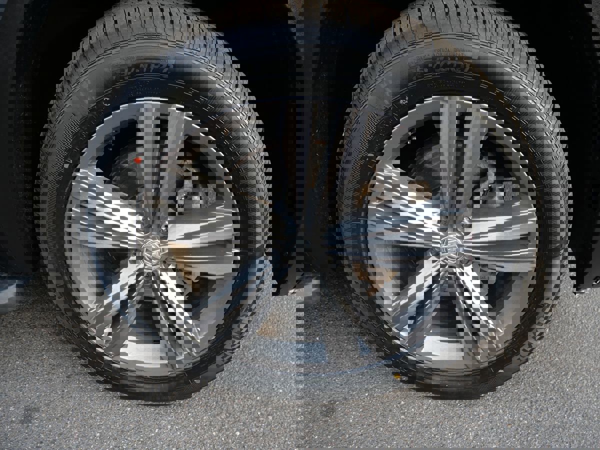 Used 2019 Volkswagen Atlas SEL R-Line image 36