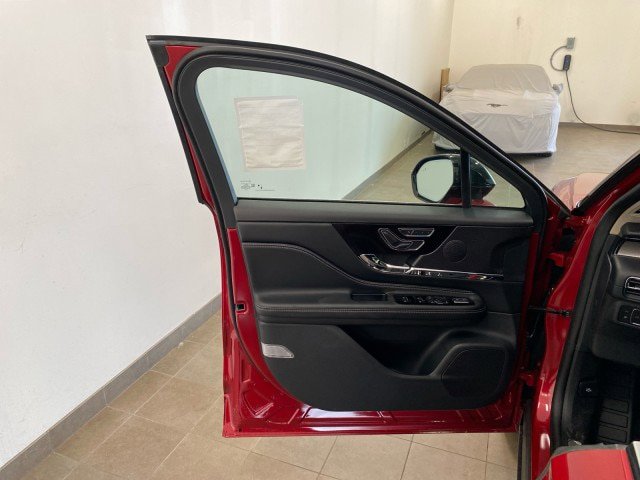 New 2025 Lincoln Corsair Grand Touring w/ Equipment Group 301A AWD/4WD image 22