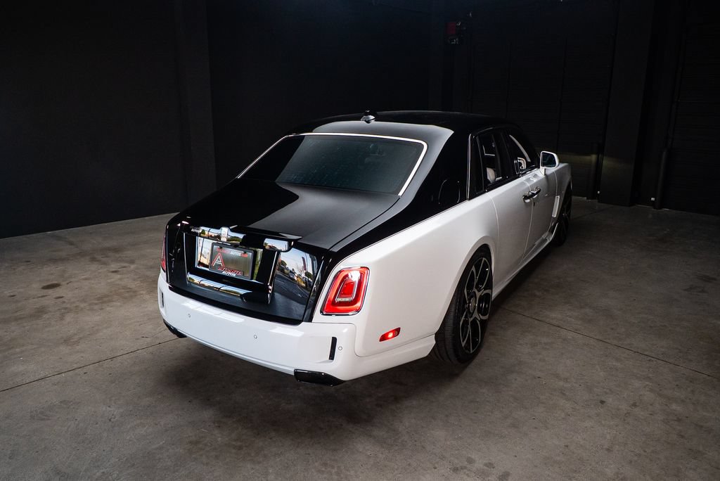 Used 2022 Rolls-Royce Phantom Sedan w/ The Phantom Package RWD image 22