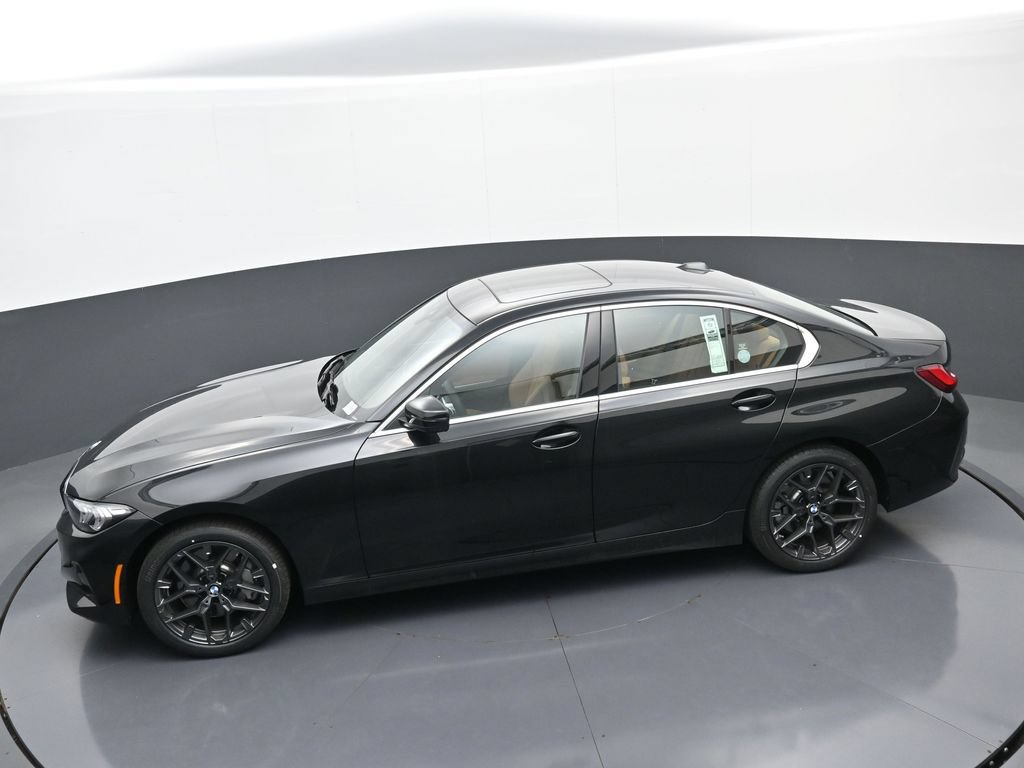 New 2026 BMW 330i xDrive Sedan w/ Convenience Package AWD/4WD image 32