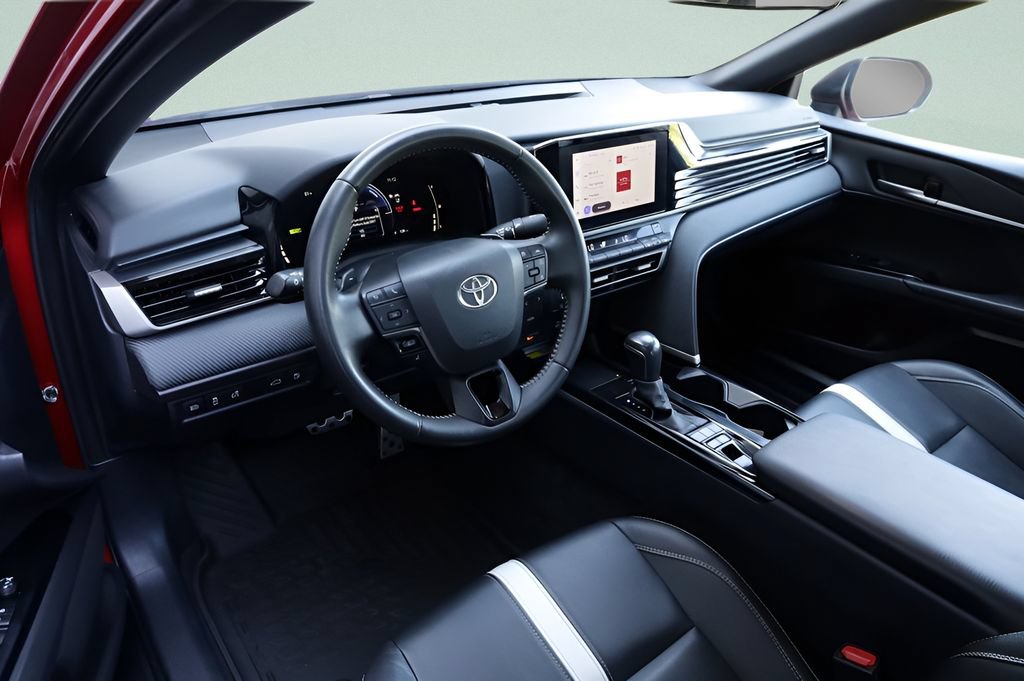 Used 2025 Toyota Camry SE FWD image 27