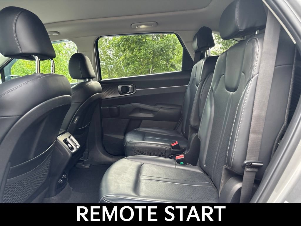 Certified 2023 Kia Sorento EX w/ Panoramic Sunroof Package AWD/4WD image 13