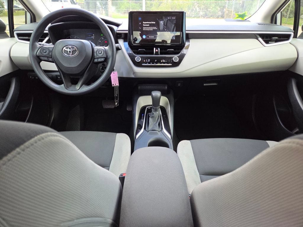 Certified 2025 Toyota Corolla LE FWD image 5