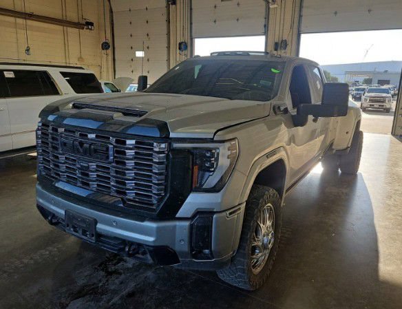 Used 2025 GMC Sierra 3500 Denali Ultimate AWD/4WD image 1