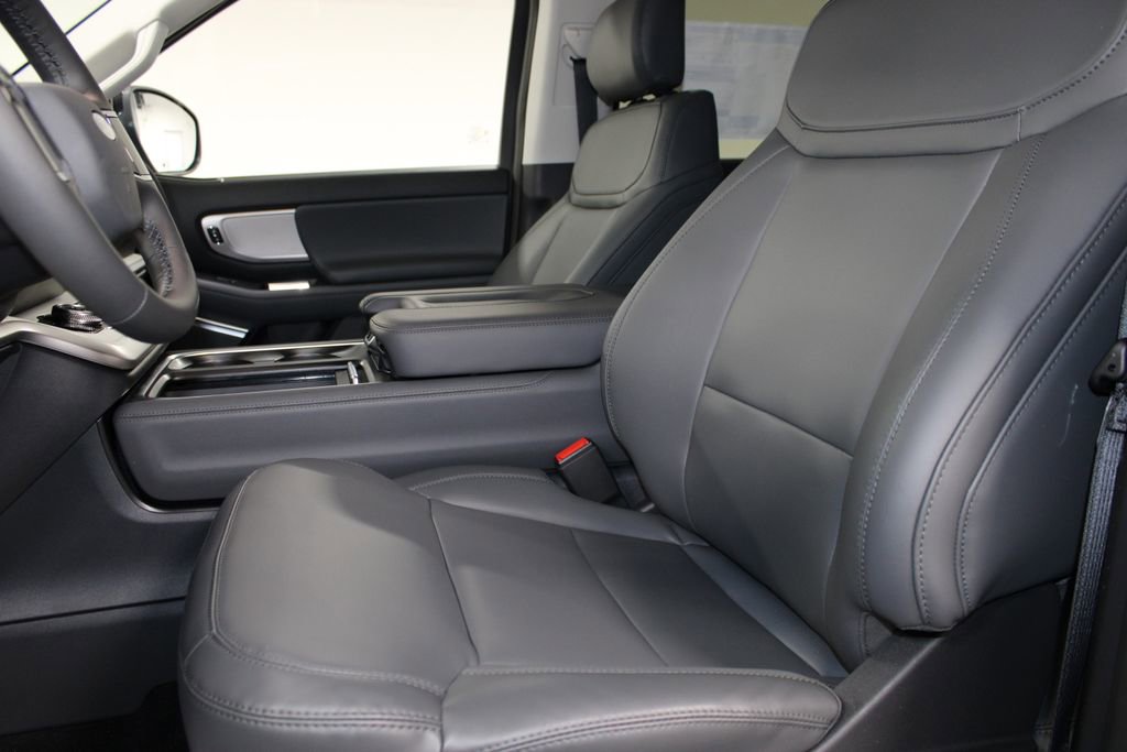 New 2026 Ford Expedition Active image 23