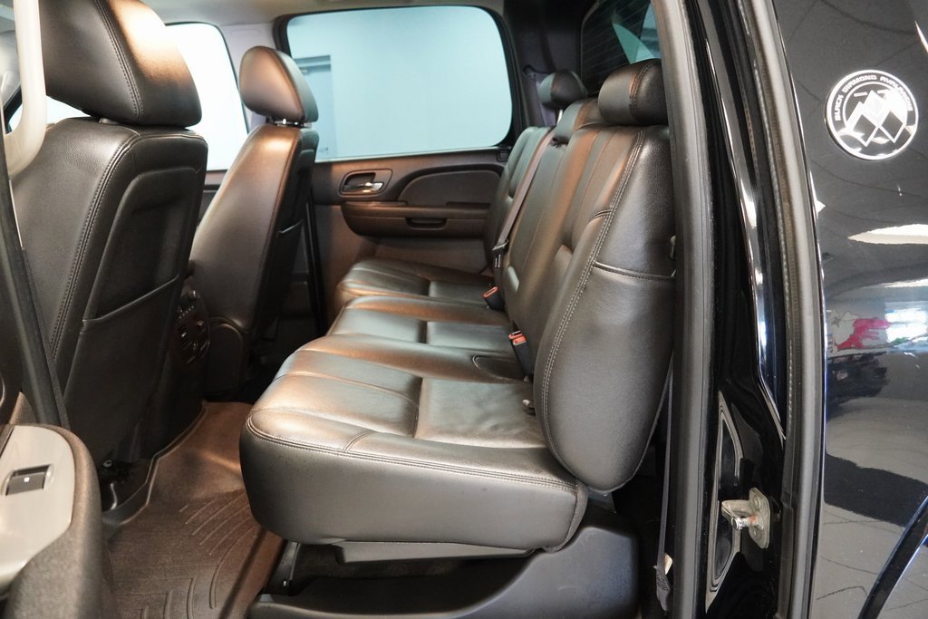 Used 2013 Chevrolet Avalanche LT w/ Suspension Package, Off-Road image 25