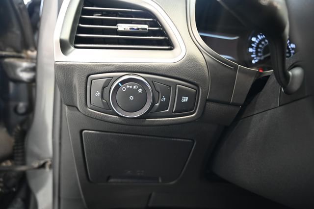 Used 2022 Ford Edge SE w/ Black Appearance Package AWD/4WD image 25