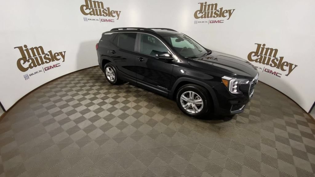 Certified 2023 GMC Terrain SLE w/ Driver Convenience Package FWD image 2