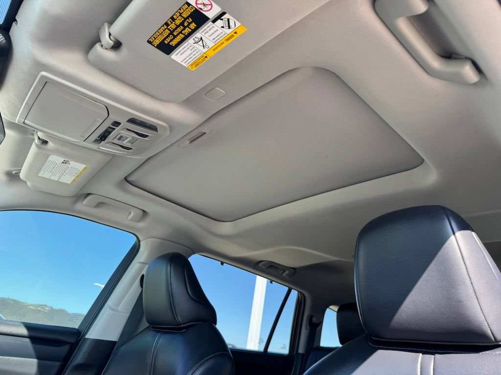 Used 2022 Toyota Highlander XLE FWD image 19