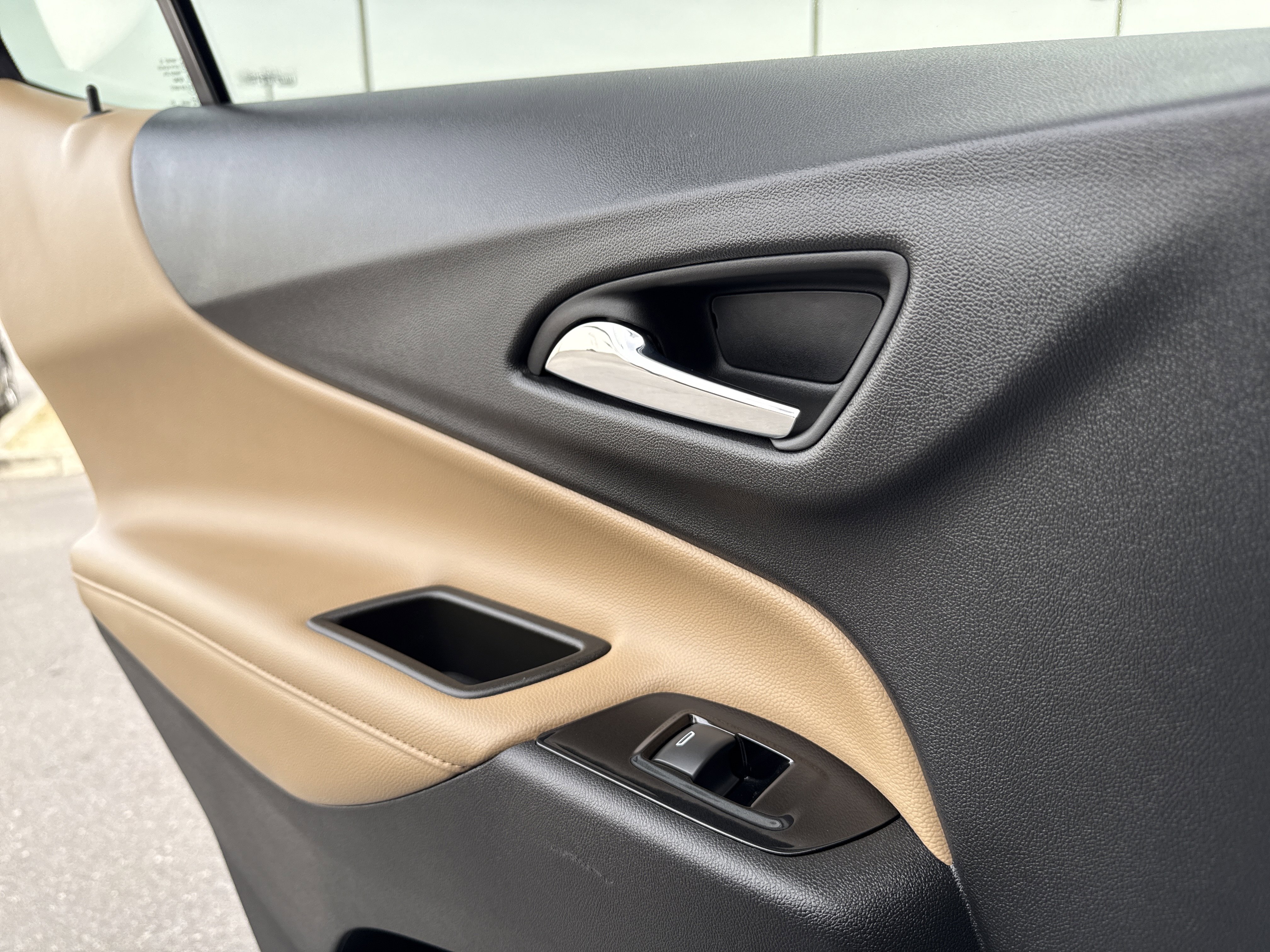 Used 2023 Chevrolet Equinox Premier image 27