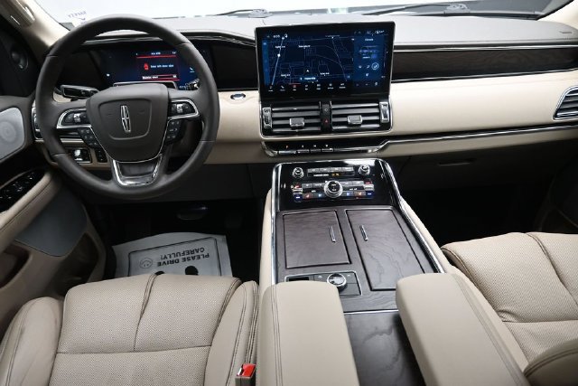 Certified 2024 Lincoln Navigator L Reserve AWD/4WD image 22