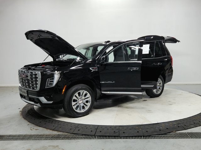 Used 2025 GMC Yukon Denali AWD/4WD image 12