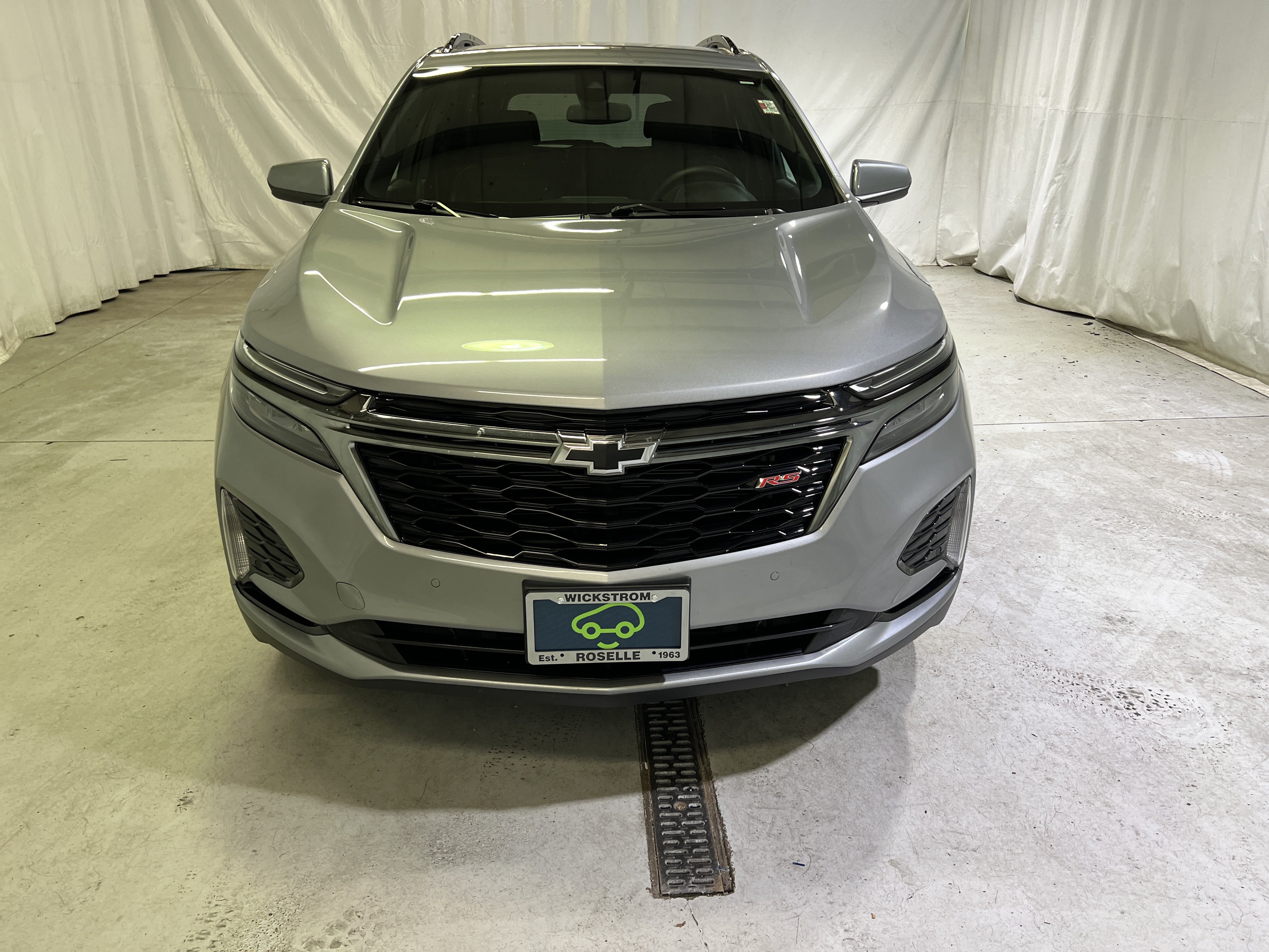 Used 2023 Chevrolet Equinox RS AWD/4WD image 3
