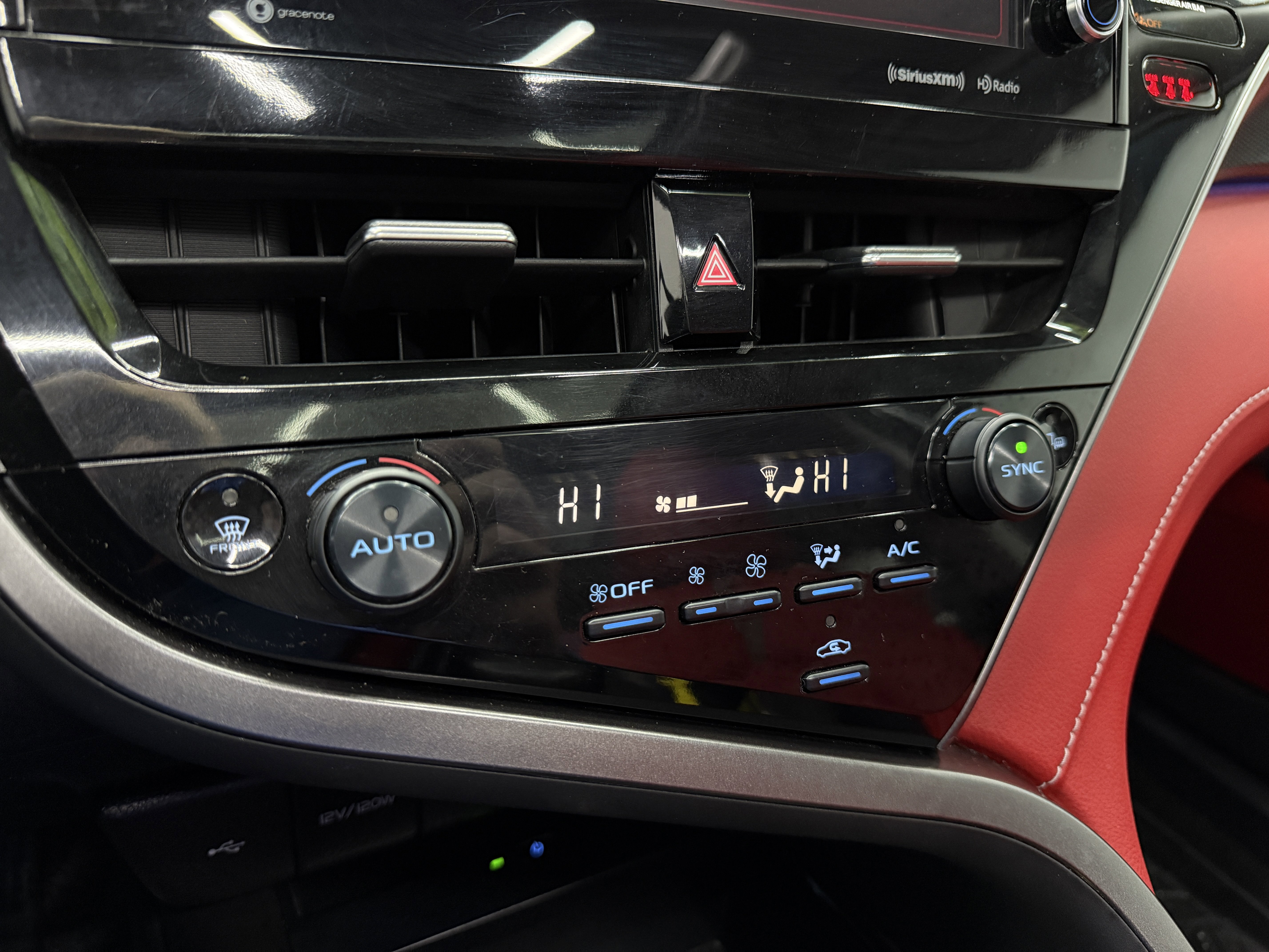 Used 2023 Toyota Camry XSE image 19