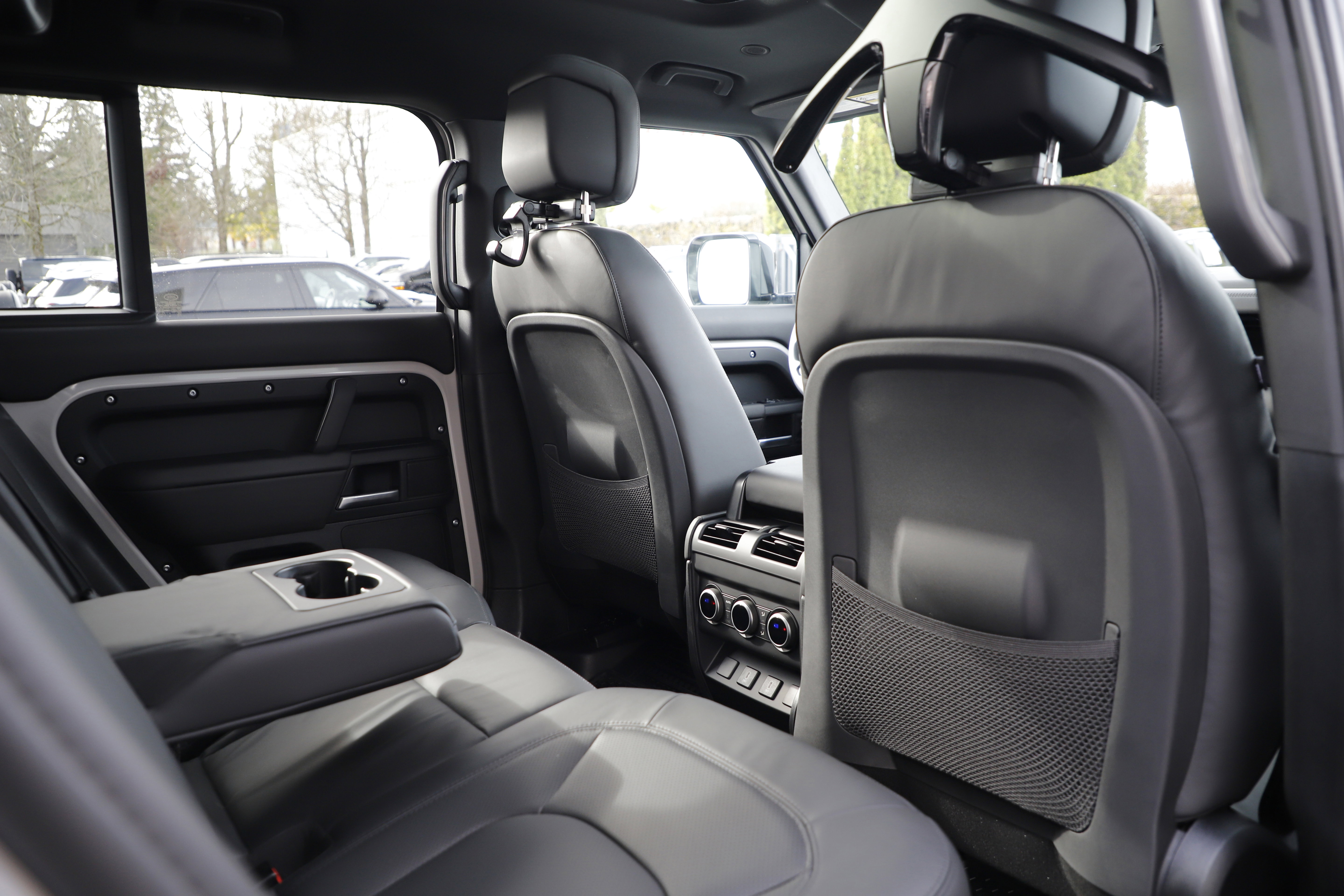 New 2026 Land Rover Defender 110 X-Dynamic SE image 11