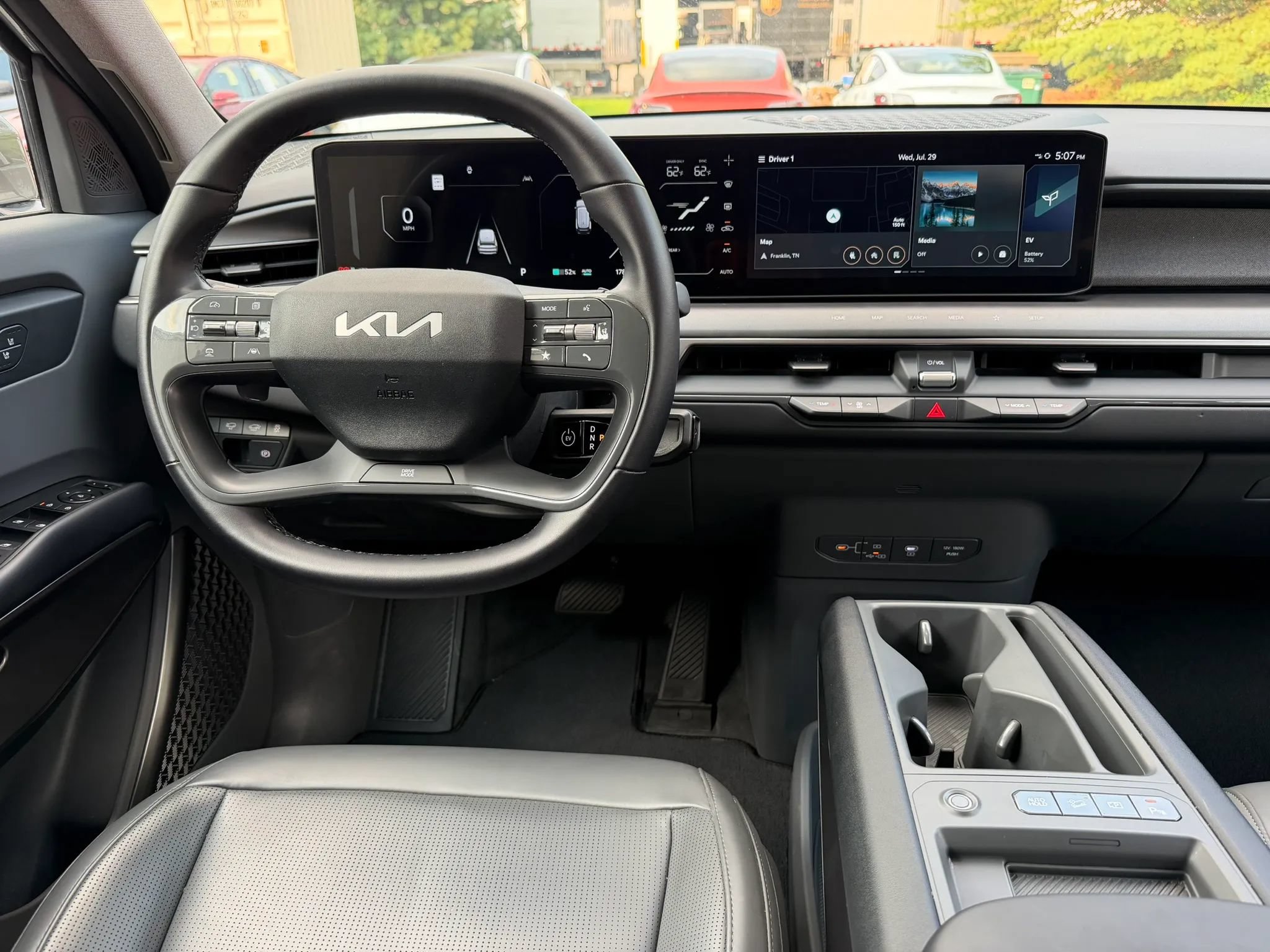 Used 2024 Kia EV9 Light Long Range RWD image 14