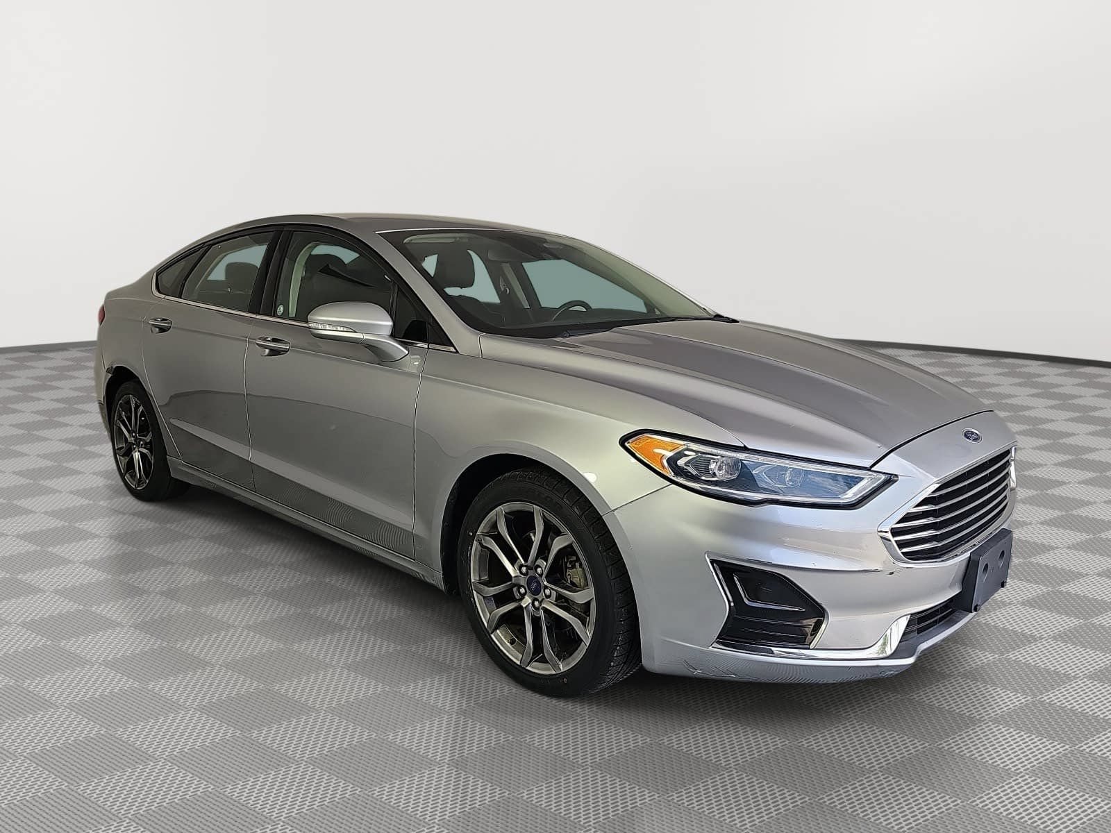 Used 2020 Ford Fusion SEL FWD image 2