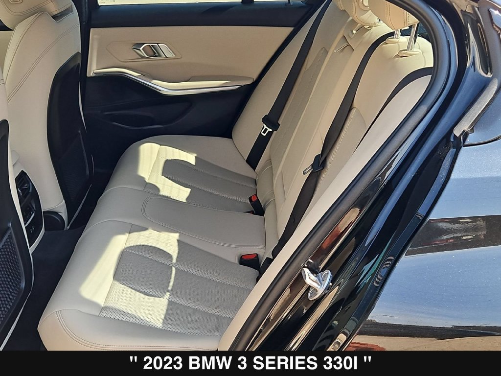 Used 2023 BMW 330i Sedan w/ Premium Package RWD image 17