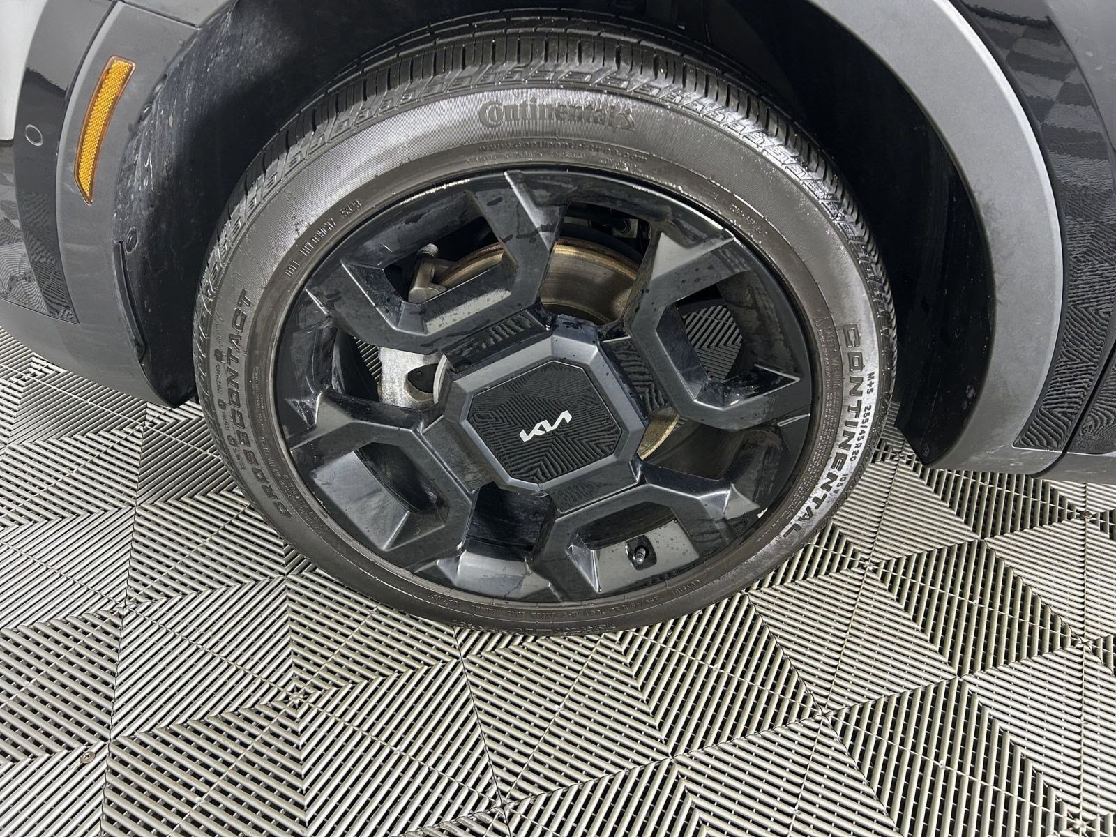 Certified 2024 Kia Sorento SX Prestige w/ Olive Brown Leather Package image 4