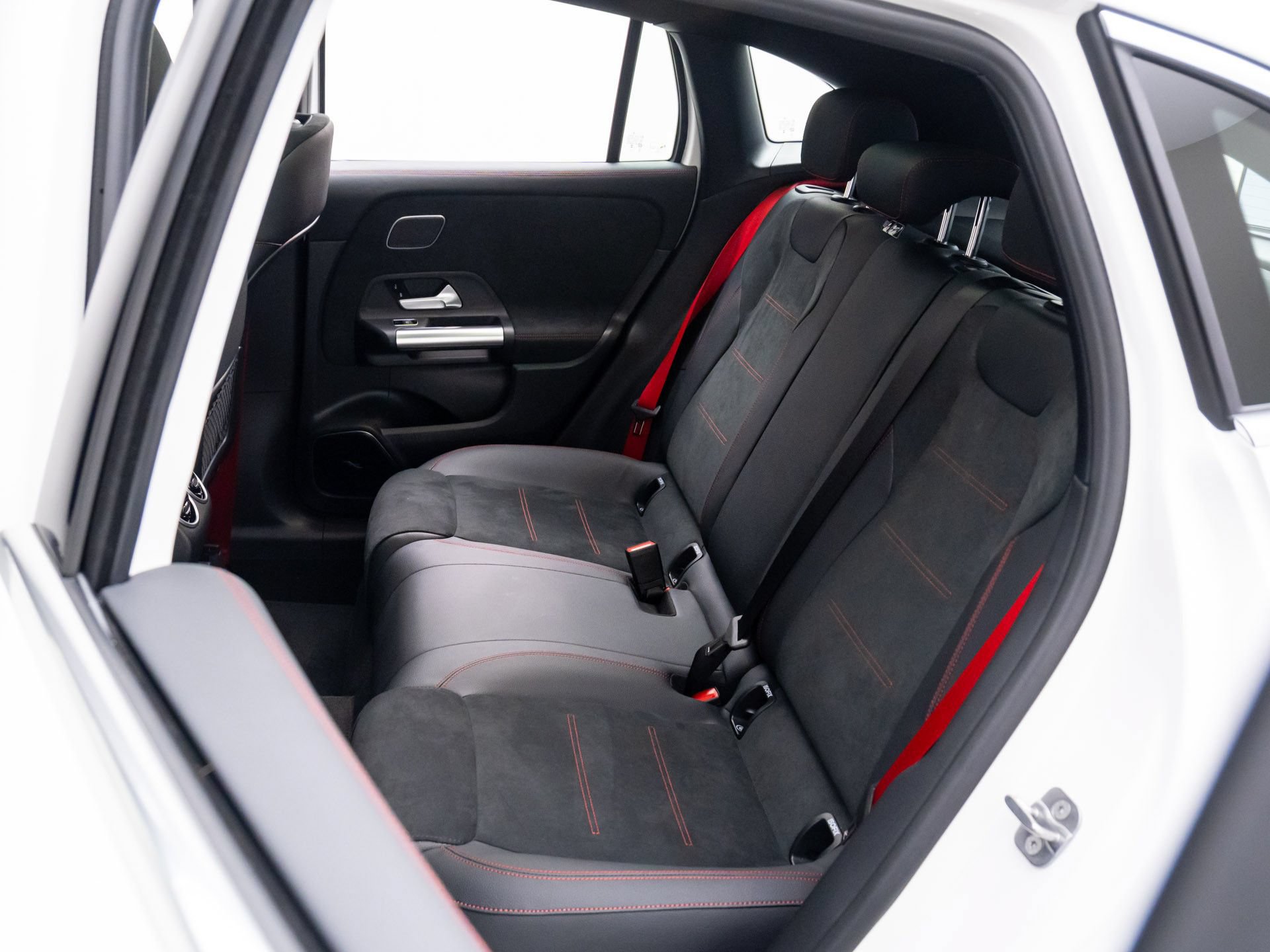New 2026 Mercedes-Benz GLA 35 AMG 4MATIC image 18