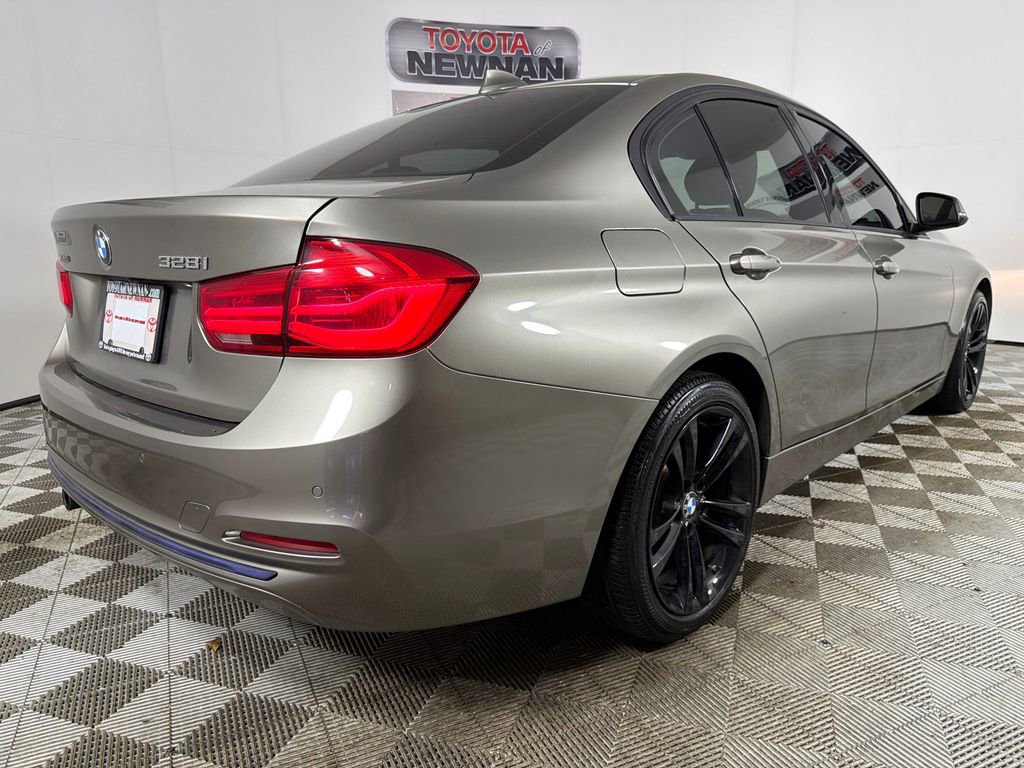 Used 2016 BMW 328i xDrive Sedan AWD/4WD image 5