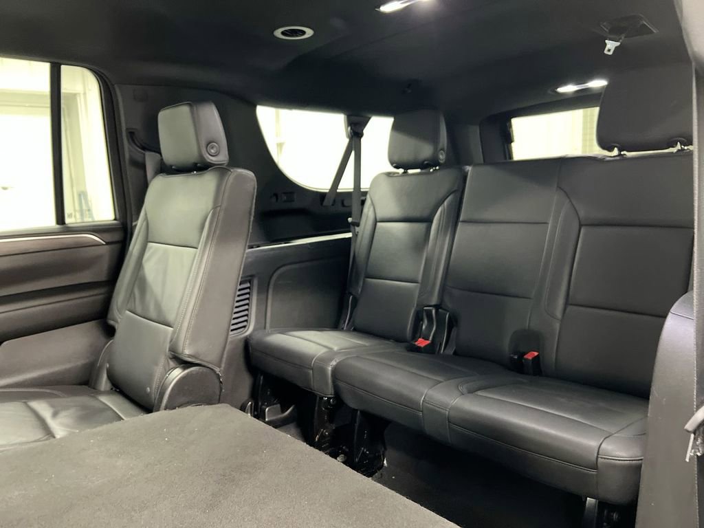 Used 2024 Chevrolet Suburban LT image 24