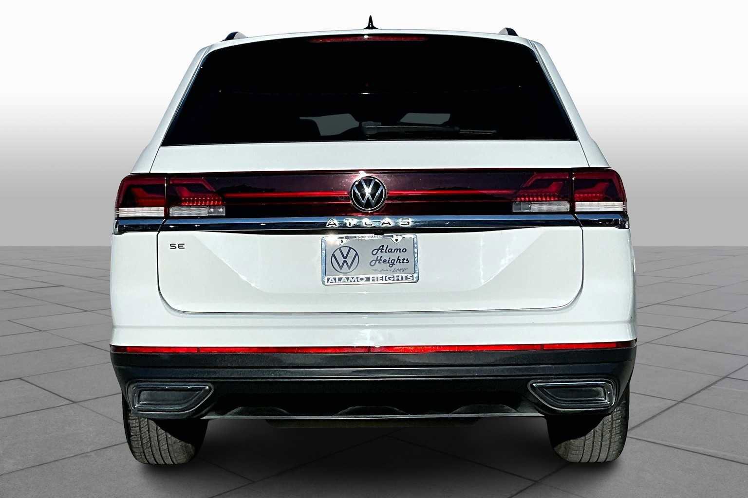 Certified 2024 Volkswagen Atlas SE image 8