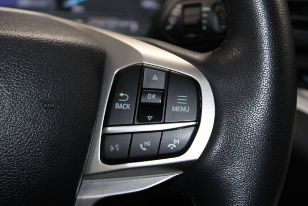 Used 2023 Ford Explorer XLT AWD/4WD image 38