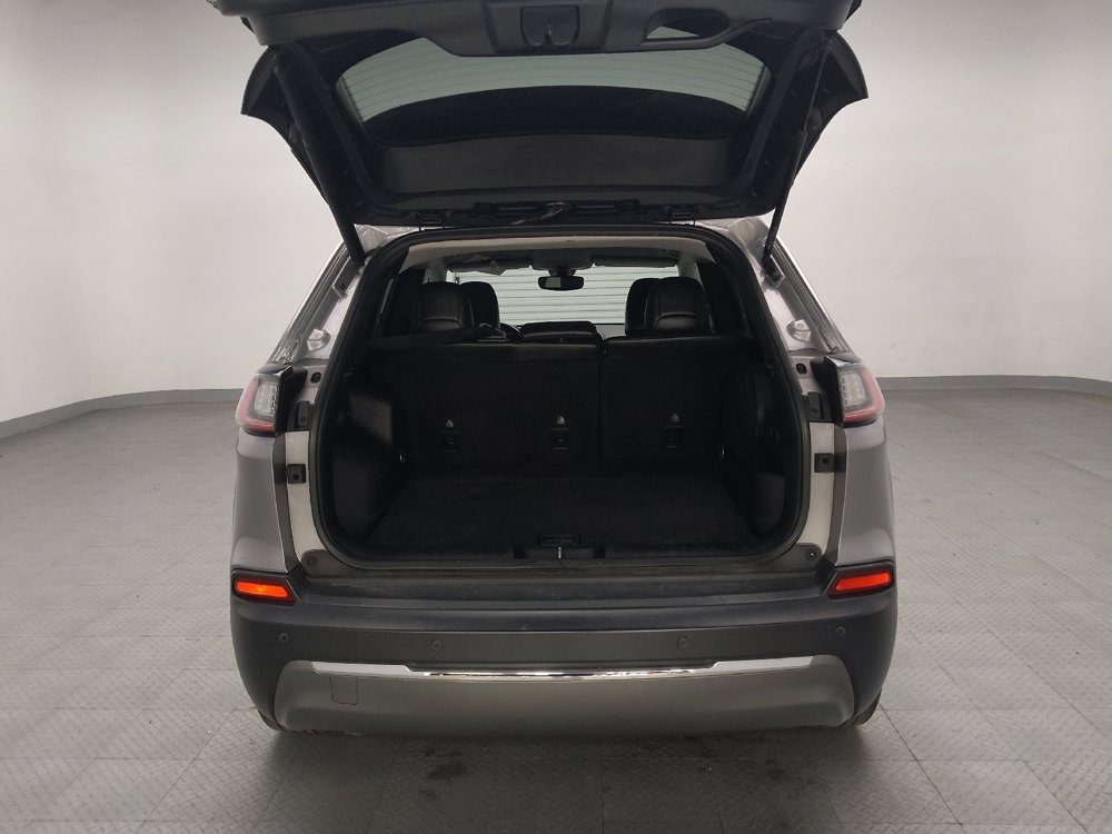 Used 2019 Jeep Cherokee Limited image 29