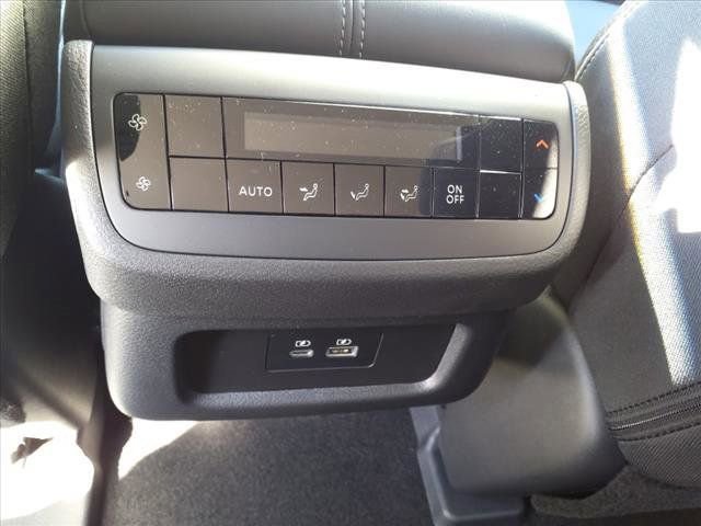 New 2025 Nissan Pathfinder SV image 30