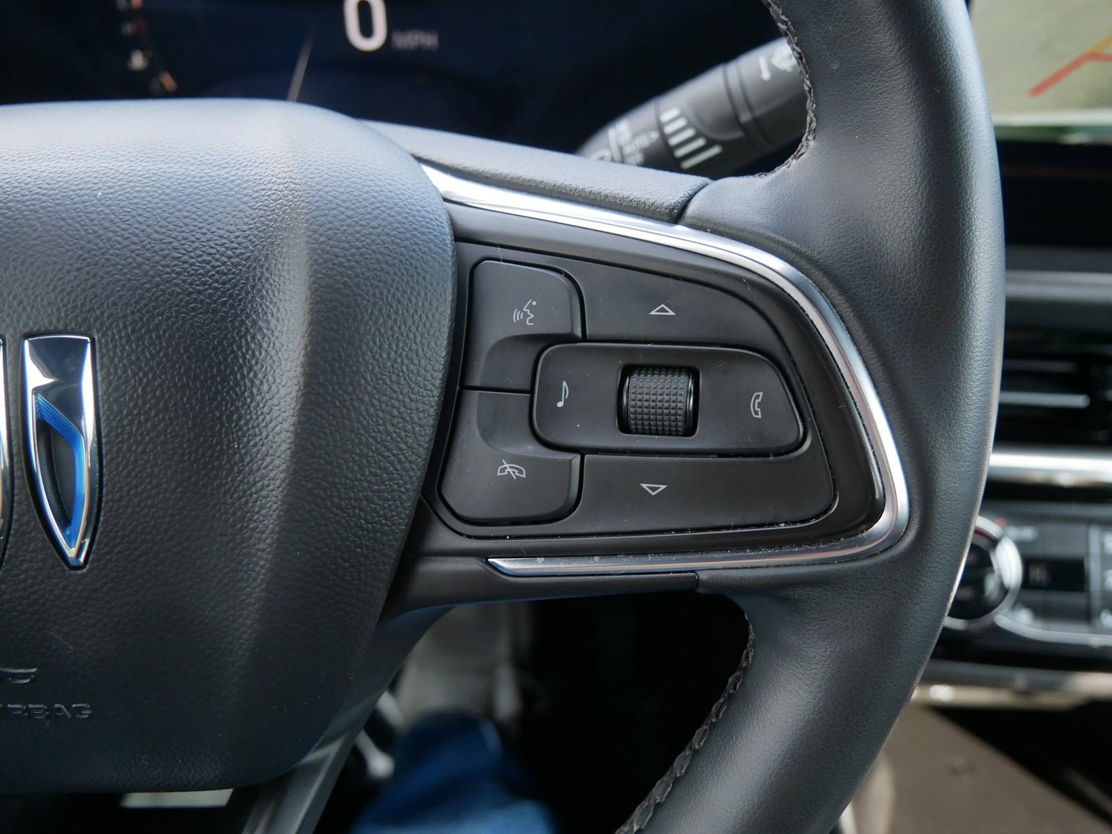 Used 2024 Buick Envista Sport Touring w/ Convenience I Package image 25