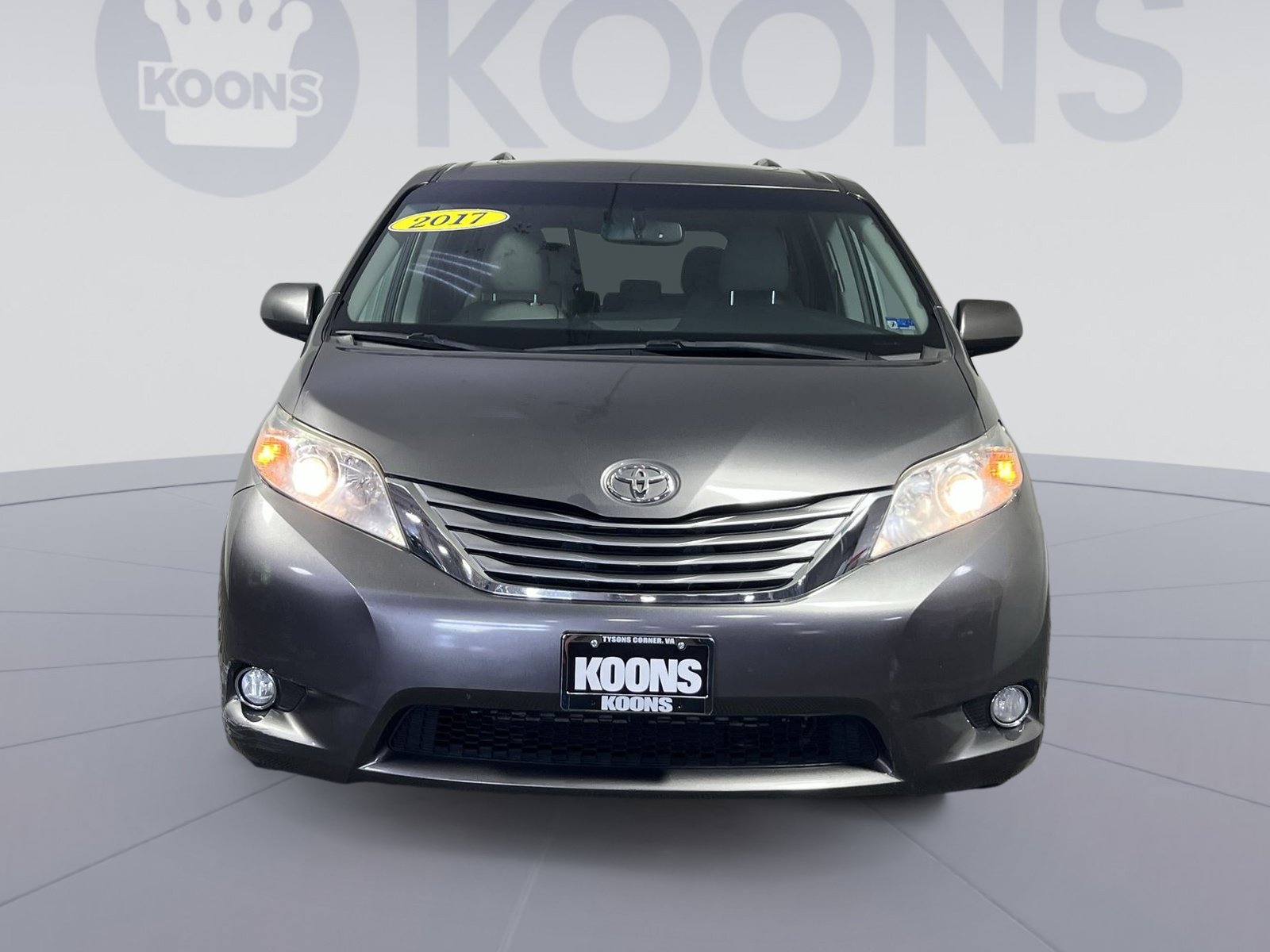 Used 2017 Toyota Sienna XLE w/ XLE Navigation Package AWD/4WD image 4