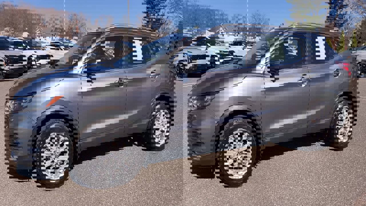 Used 2022 Nissan Rogue Sport SV w/ Technology Package image 4