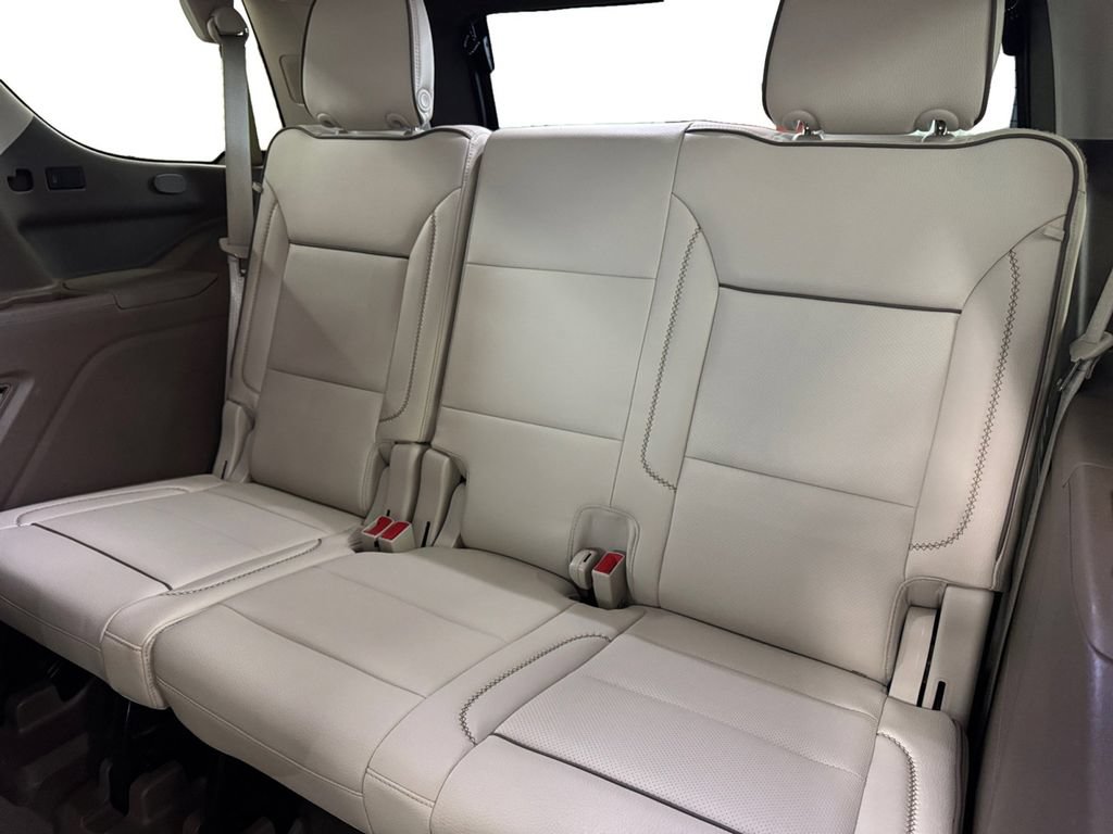 Used 2021 GMC Yukon Denali w/ Denali Premium Package AWD/4WD image 16