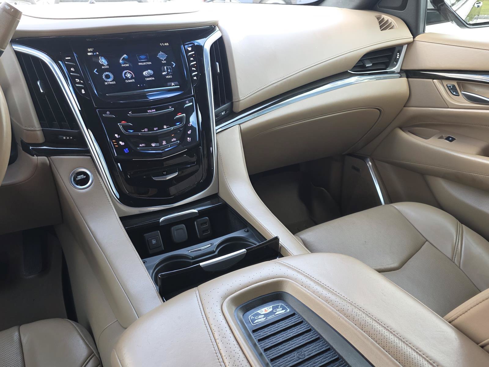 Used 2020 Cadillac Escalade ESV Platinum AWD/4WD image 18