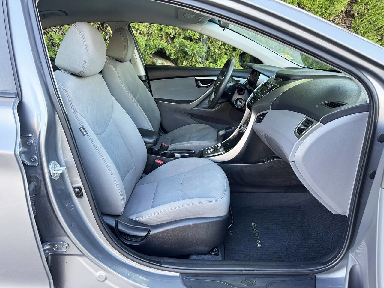 Used 2013 Hyundai Elantra GLS image 12