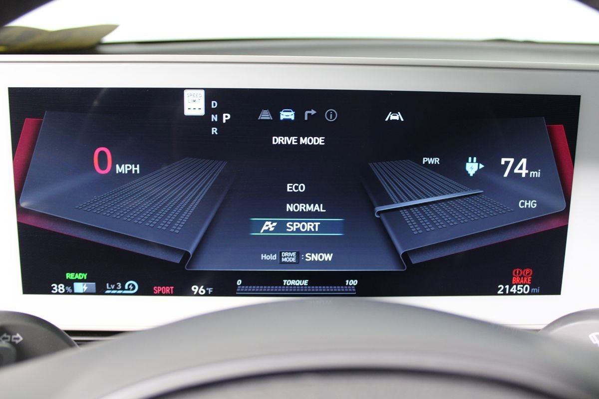 Used 2024 Hyundai Ioniq 5 SE image 12