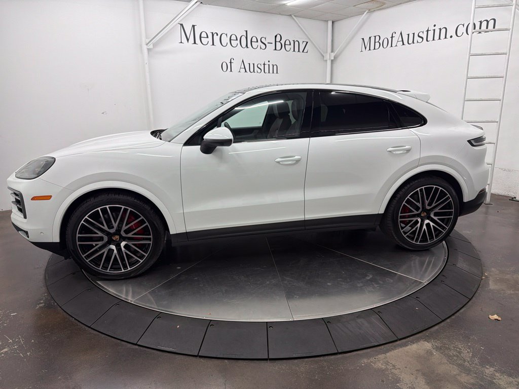 Used 2025 Porsche Cayenne S AWD/4WD image 4