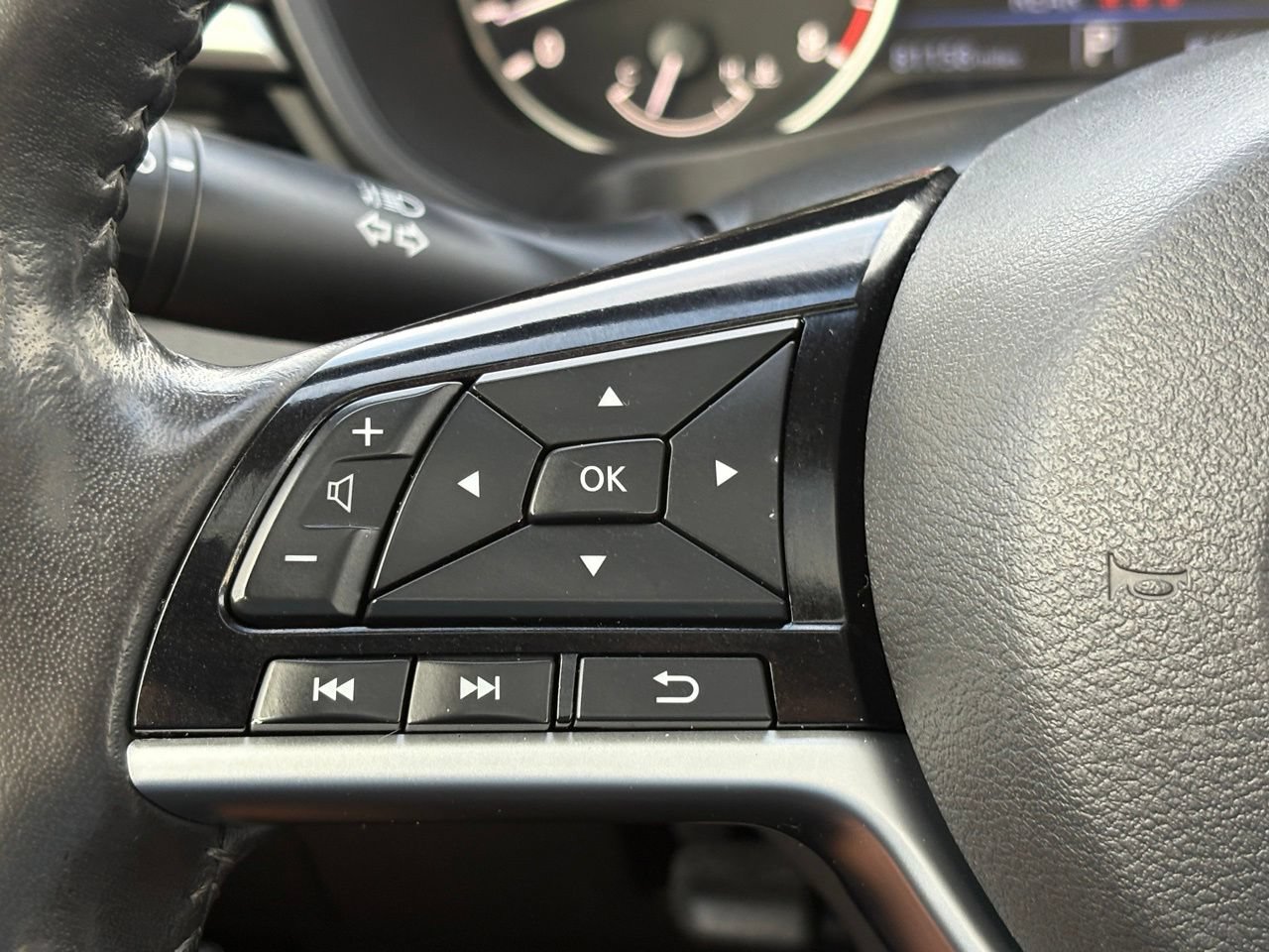 Used 2023 Nissan Altima 2.5 SL FWD image 19